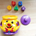 Fisher Price Lonček presenečenja (Laugh & Learn) by Teta Gabi